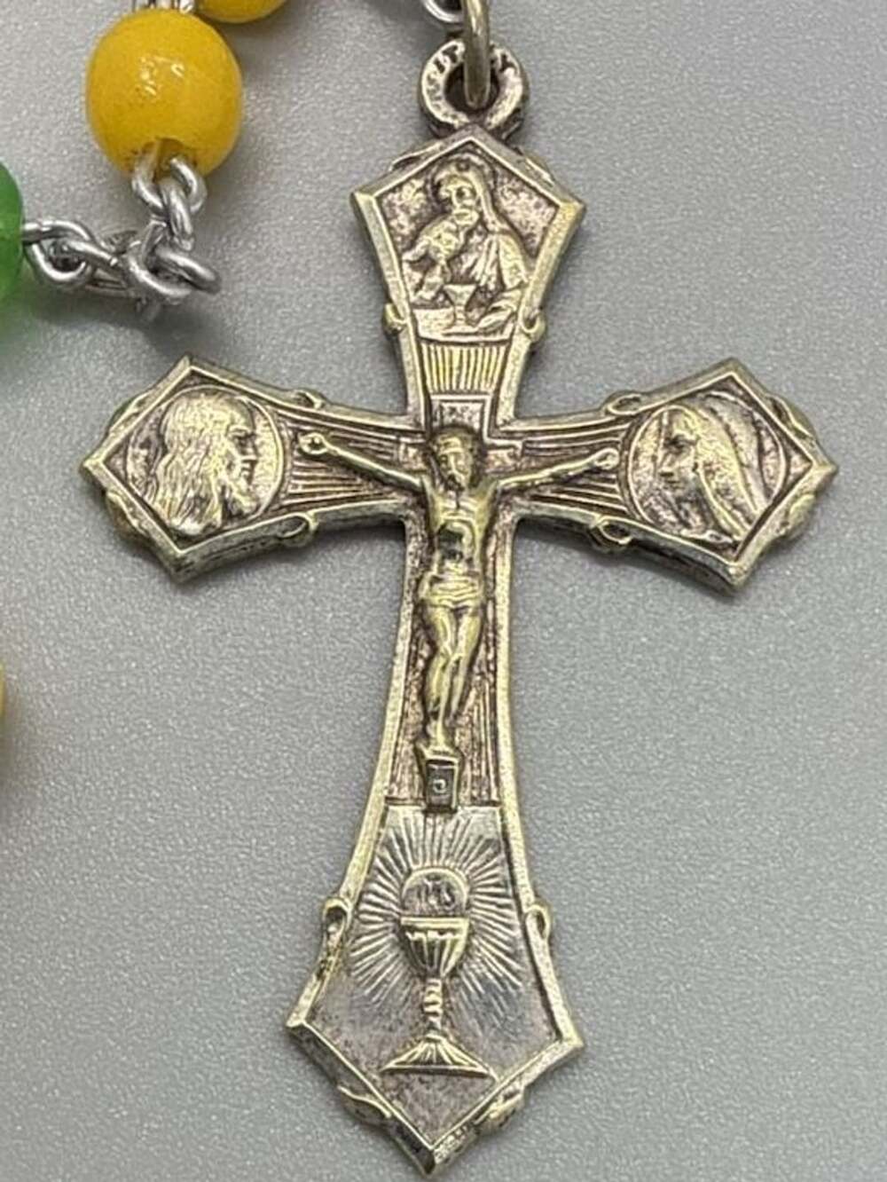 Vtg Italian Rosary Silver Tone Crucifix Yellow & Green Beads Italy Catholic - Picture 15 of 16
